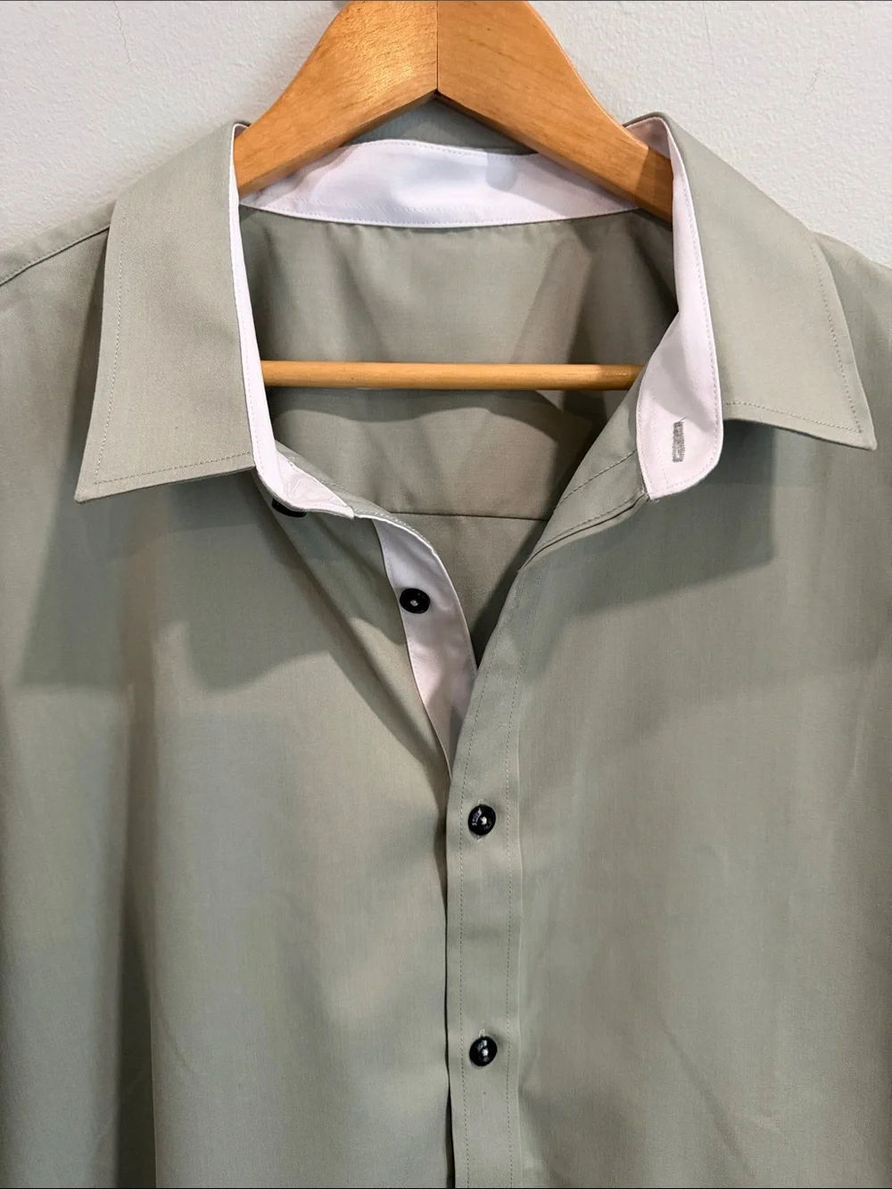 Men's Short Sleeve Button-Up Shirt in Light Sage